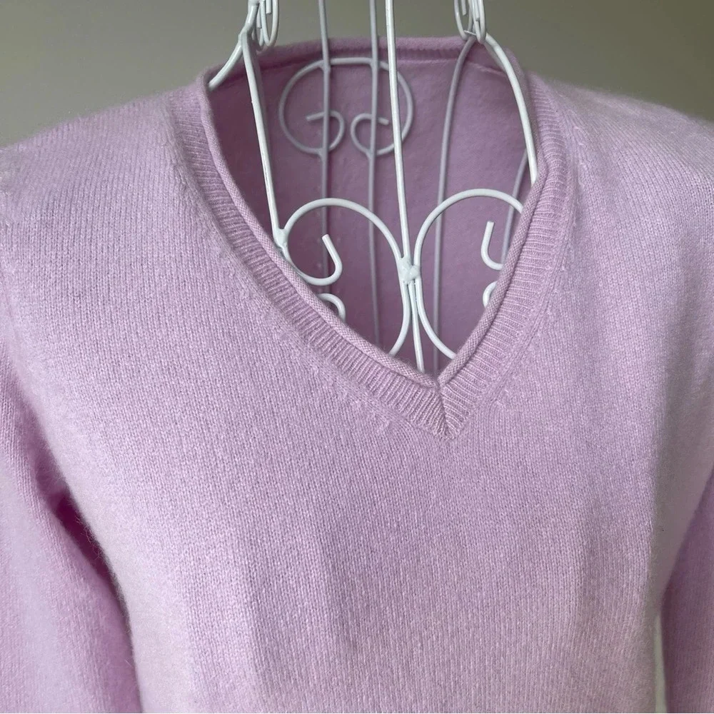 Saks fifth avenue 100% cashmere v neck pullover sweater long sleeve lilac SZ XS